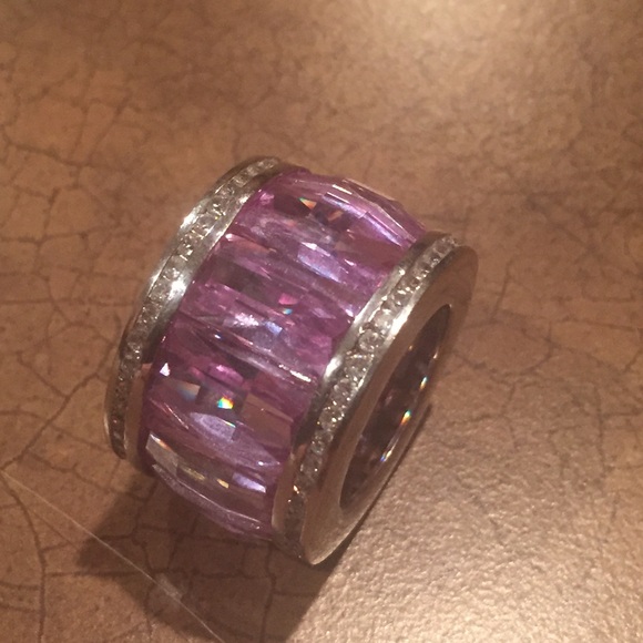 Boutique Jewelry - Stunning pendant